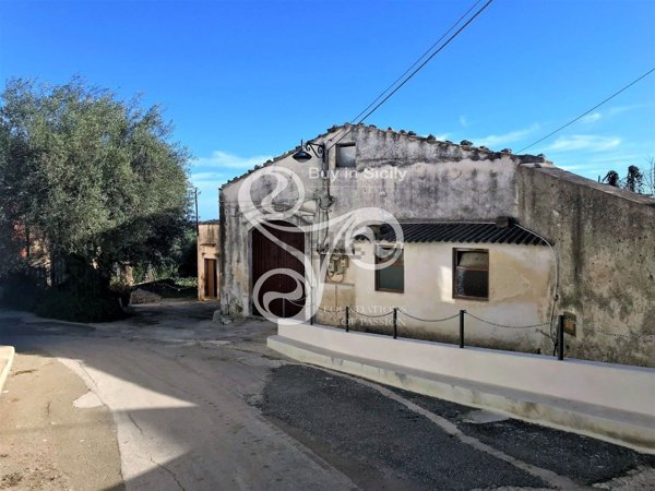 quadrivano in vendita a Canicattini Bagni