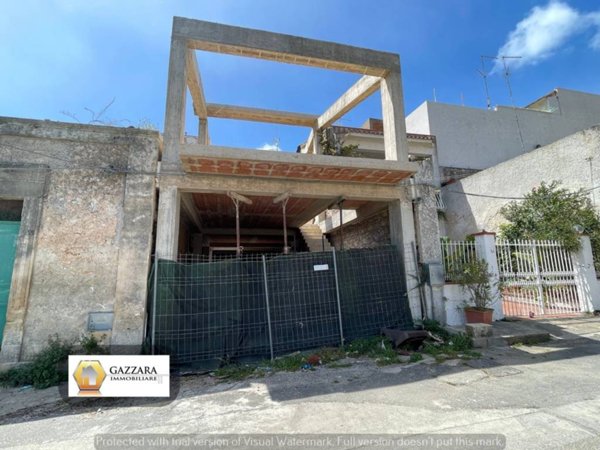 intera palazzina in vendita a Canicattini Bagni