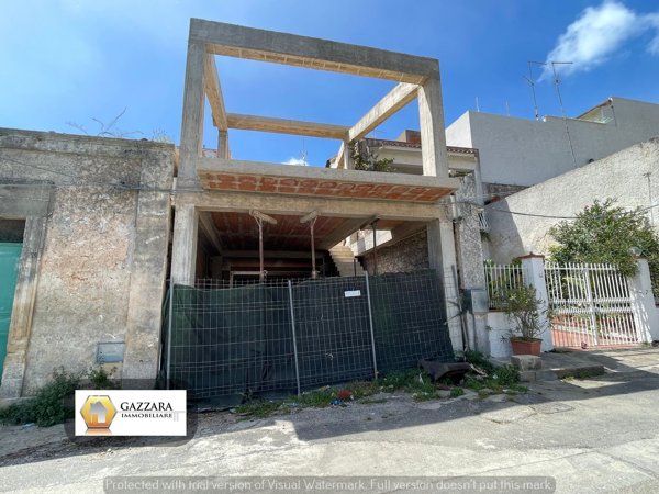 intera palazzina in vendita a Canicattini Bagni