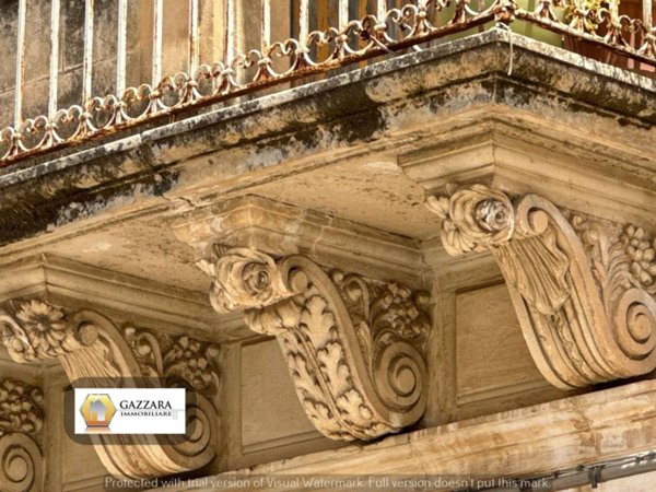 intera palazzina in vendita a Canicattini Bagni