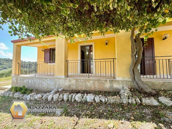 casa indipendente in vendita a Canicattini Bagni