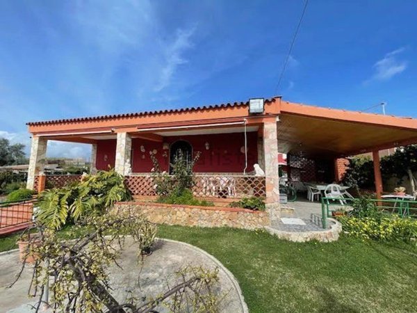 casa indipendente in vendita a Canicattini Bagni