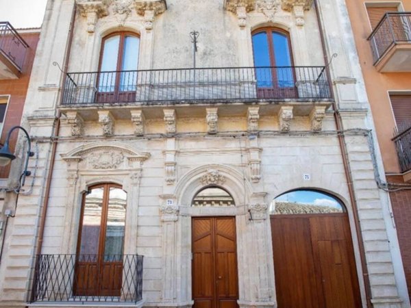 casa indipendente in vendita a Canicattini Bagni