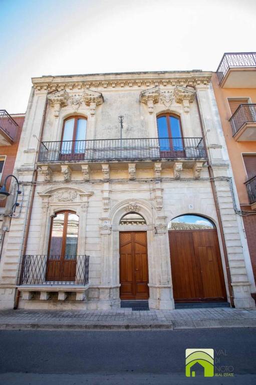 casa indipendente in vendita a Canicattini Bagni