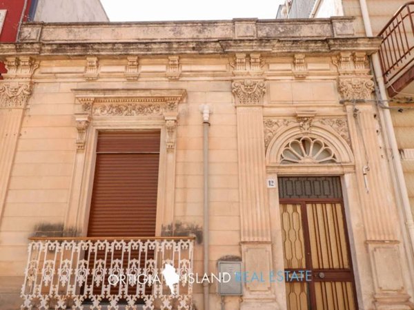 casa indipendente in vendita a Canicattini Bagni