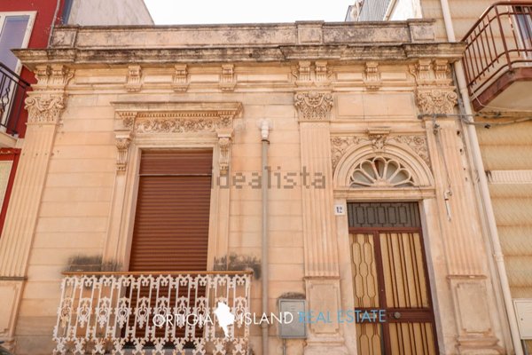 casa indipendente in vendita a Canicattini Bagni