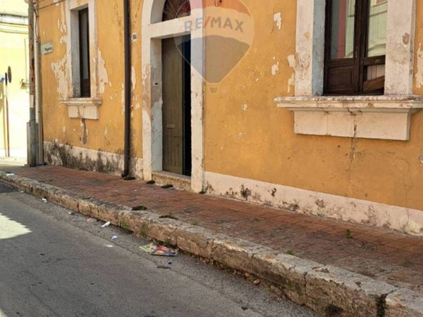 casa indipendente in vendita a Canicattini Bagni