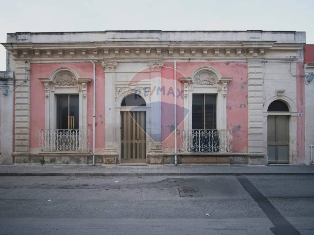 casa indipendente in vendita a Canicattini Bagni