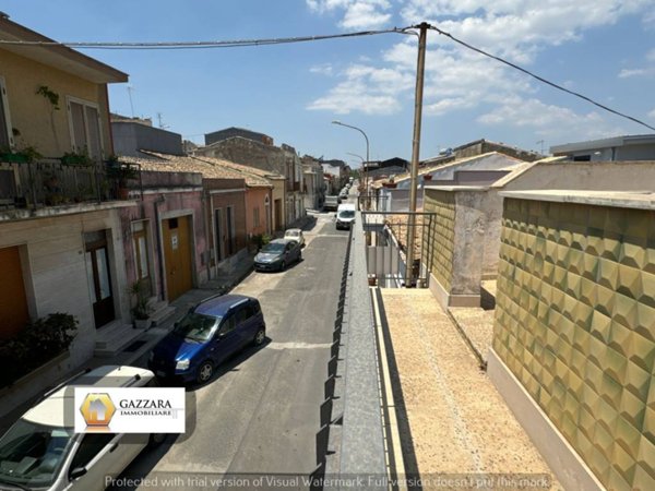 casa indipendente in vendita a Canicattini Bagni
