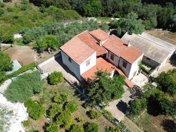 casa indipendente in vendita a Canicattini Bagni