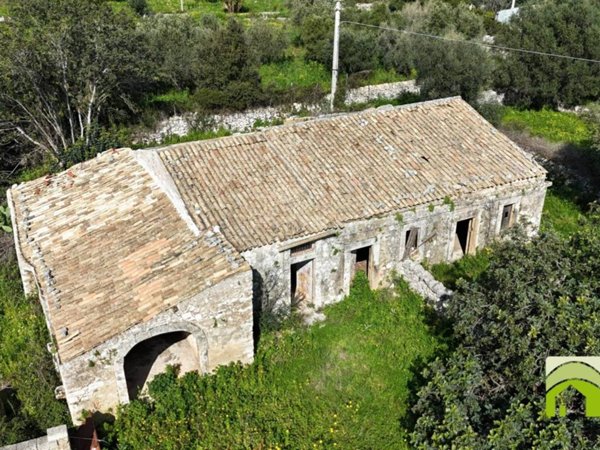 casa indipendente in vendita a Canicattini Bagni