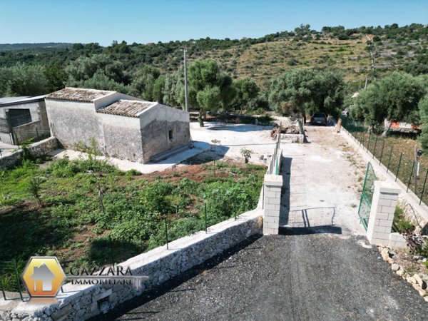 casa indipendente in vendita a Canicattini Bagni
