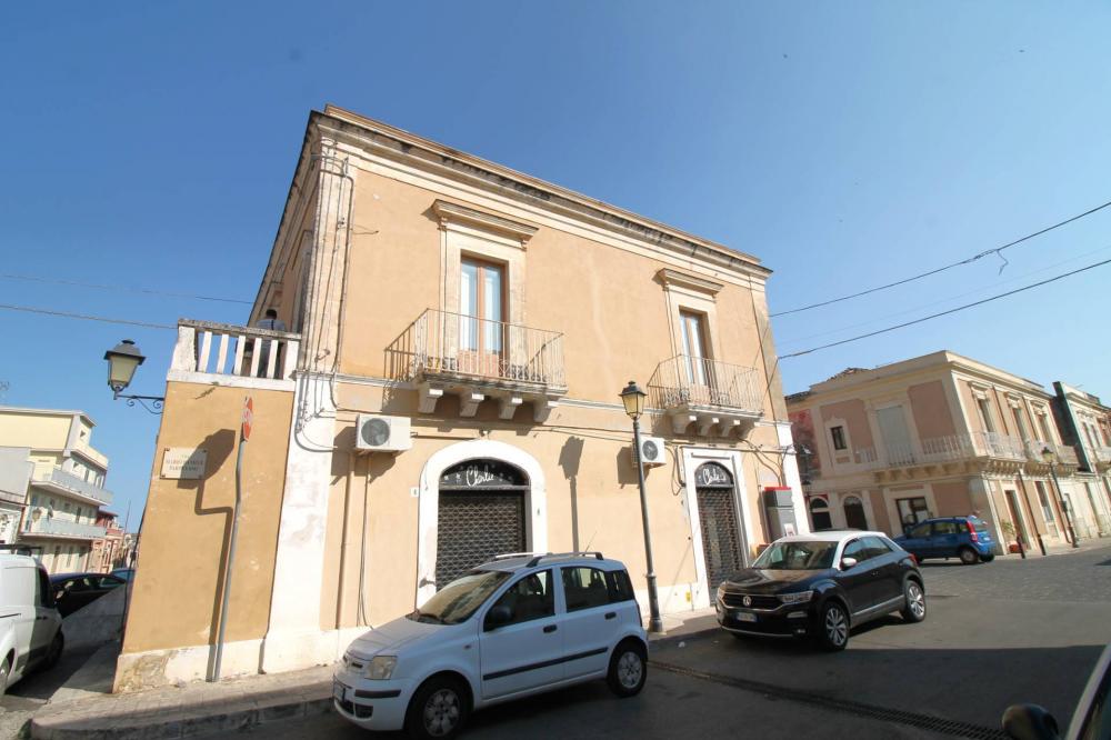 casa indipendente in vendita a Canicattini Bagni