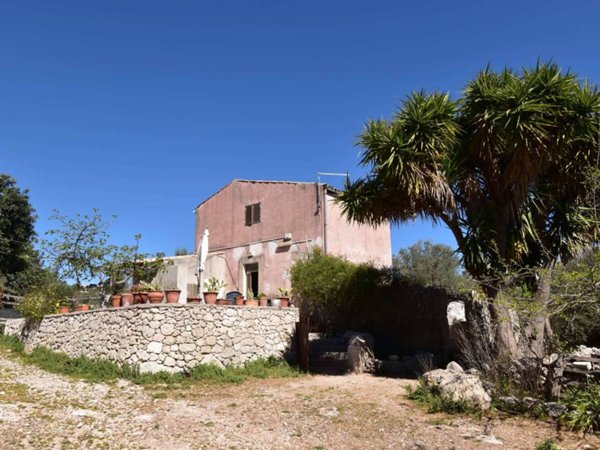 casa indipendente in vendita a Canicattini Bagni