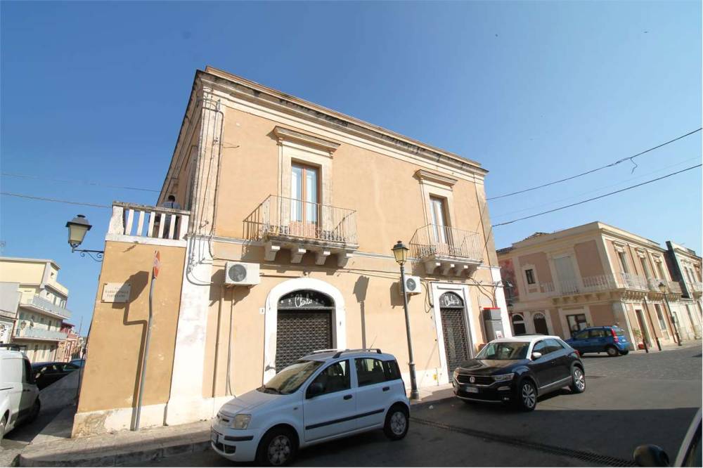 negozio in vendita a Canicattini Bagni