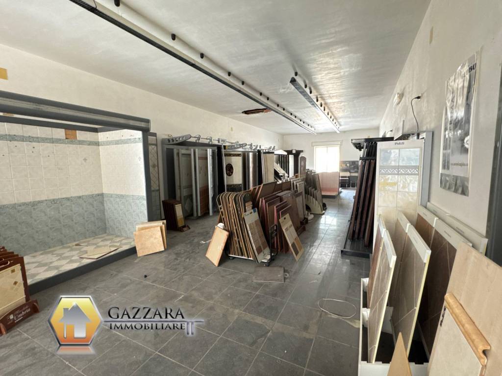 negozio in vendita a Canicattini Bagni