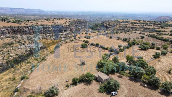 terreno edificabile in vendita a Canicattini Bagni