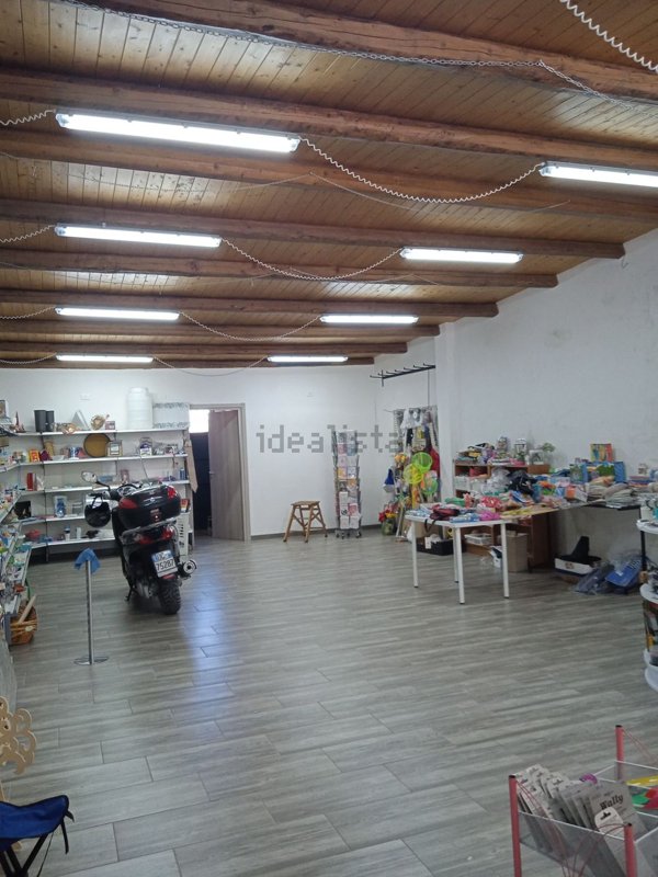 locale commerciale in vendita a Canicattini Bagni
