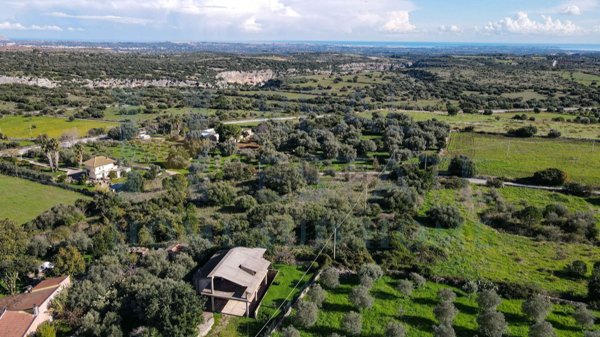 casa indipendente in vendita a Canicattini Bagni