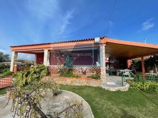 casa indipendente in vendita a Canicattini Bagni