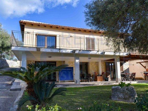 casa indipendente in vendita a Canicattini Bagni