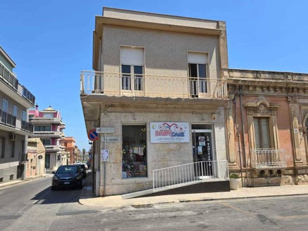 casa indipendente in vendita a Canicattini Bagni