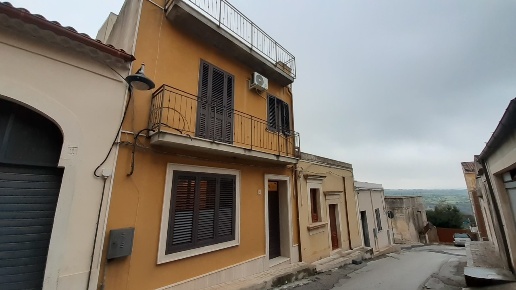 casa indipendente in vendita a Canicattini Bagni