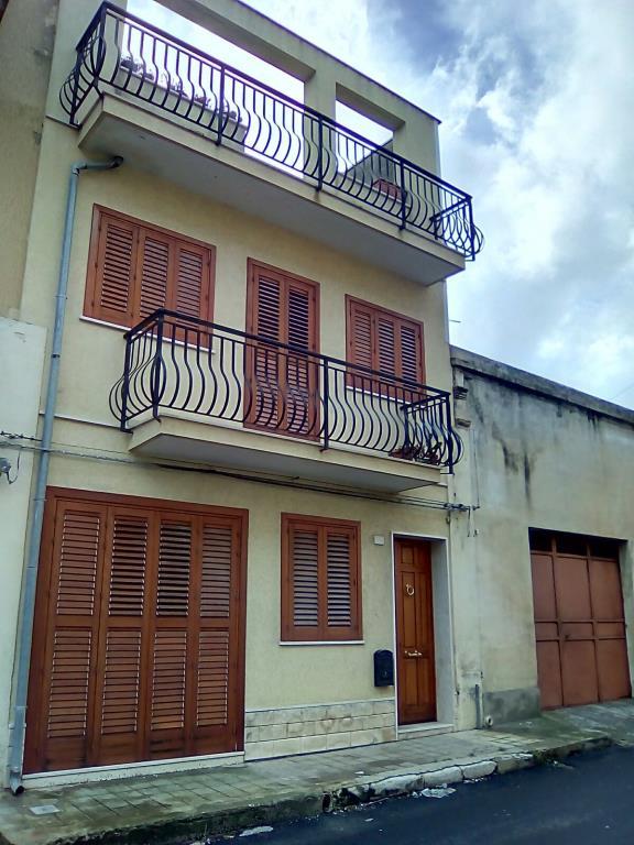 casa indipendente in vendita a Canicattini Bagni