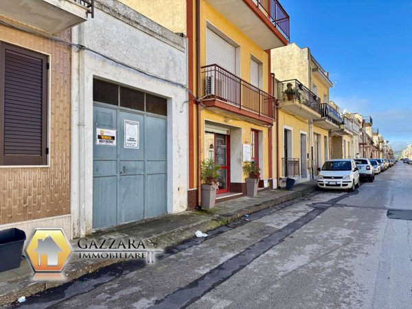 locale di sgombero in vendita a Canicattini Bagni