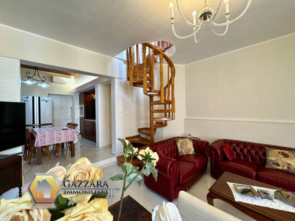 casa indipendente in vendita a Canicattini Bagni