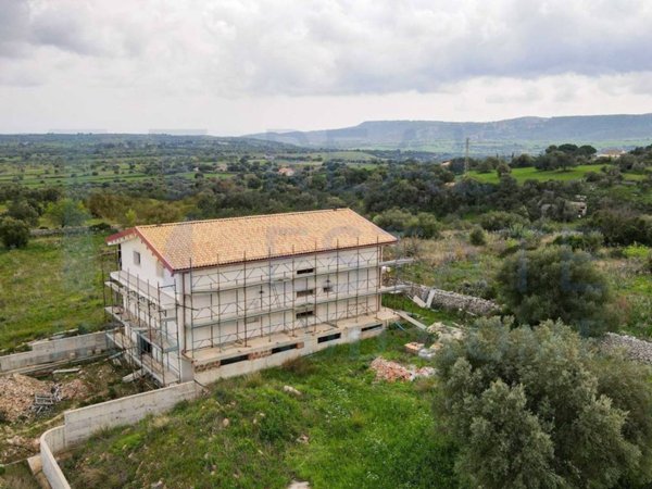 casa indipendente in vendita a Canicattini Bagni