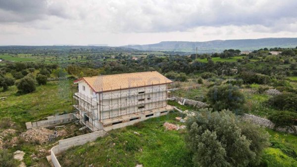casa indipendente in vendita a Canicattini Bagni