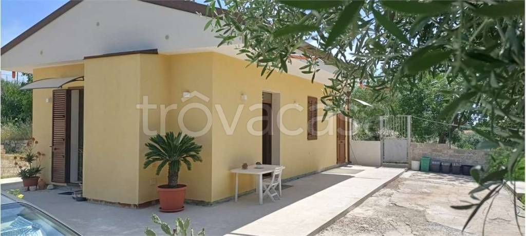 casa indipendente in vendita a Canicattini Bagni