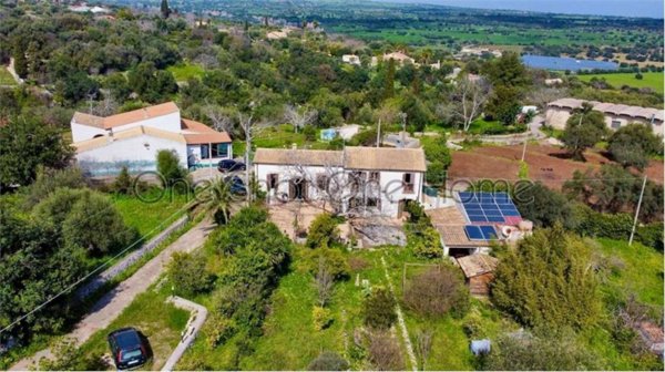 casa indipendente in vendita a Canicattini Bagni