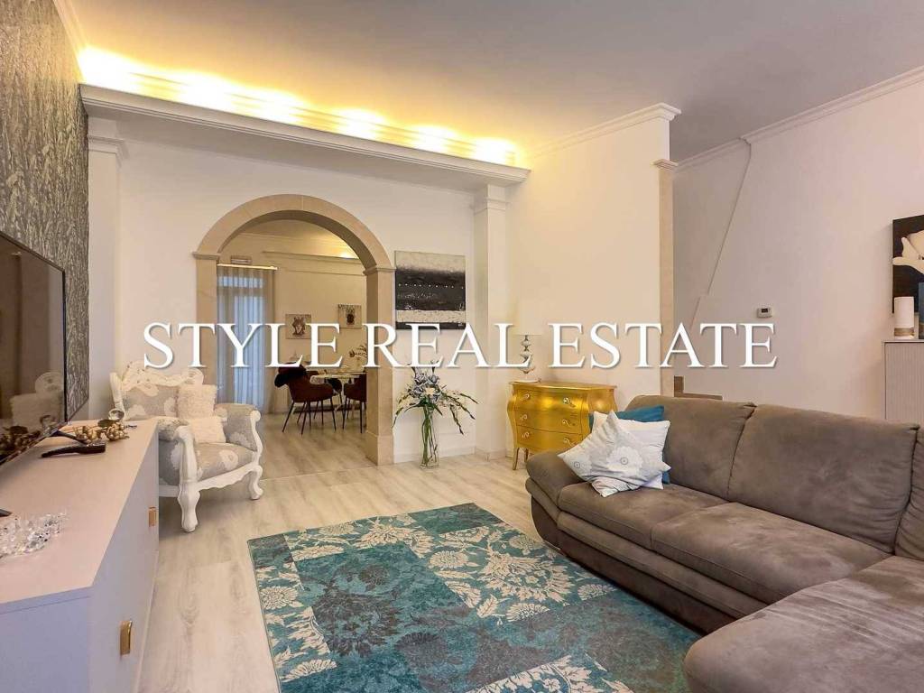 casa indipendente in vendita a Canicattini Bagni