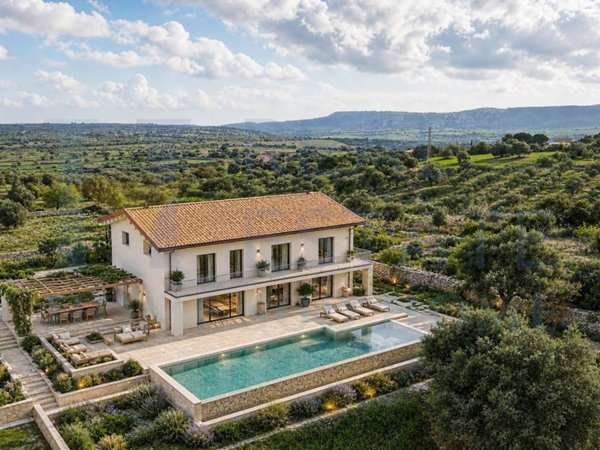 casa indipendente in vendita a Canicattini Bagni