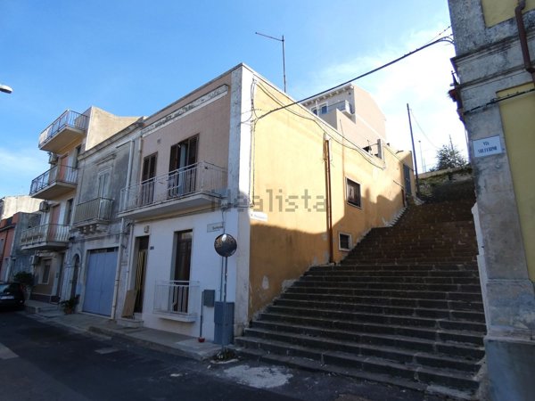 quadrivano in vendita a Canicattini Bagni