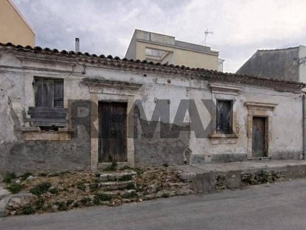 casa indipendente in vendita a Canicattini Bagni