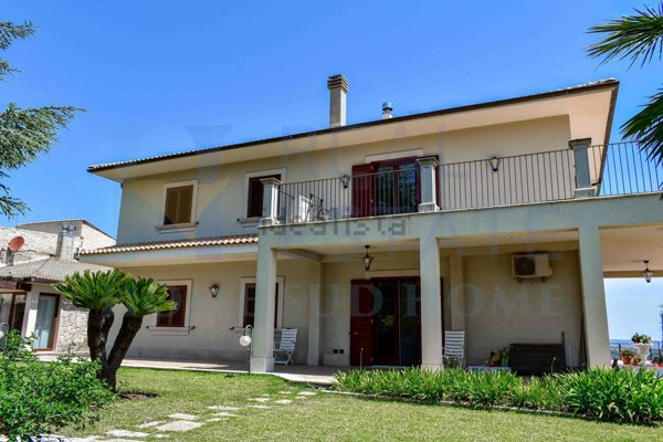 casa indipendente in vendita a Canicattini Bagni
