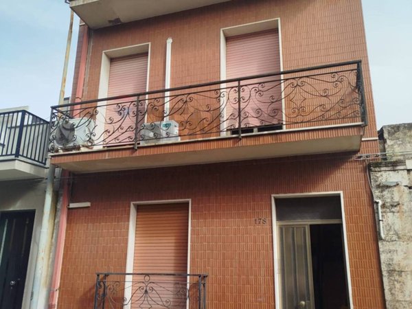 casa indipendente in vendita a Canicattini Bagni
