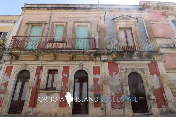 casa indipendente in vendita a Canicattini Bagni