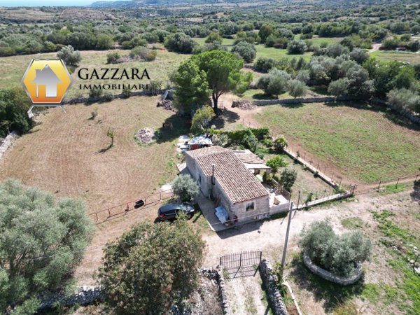 casa indipendente in vendita a Canicattini Bagni