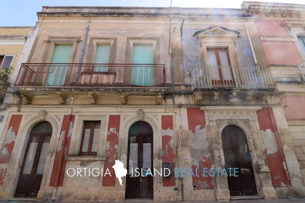 casa indipendente in vendita a Canicattini Bagni
