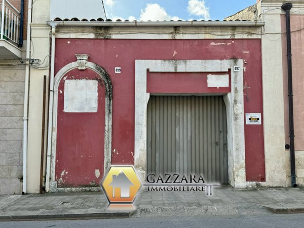 locale commerciale in vendita a Canicattini Bagni