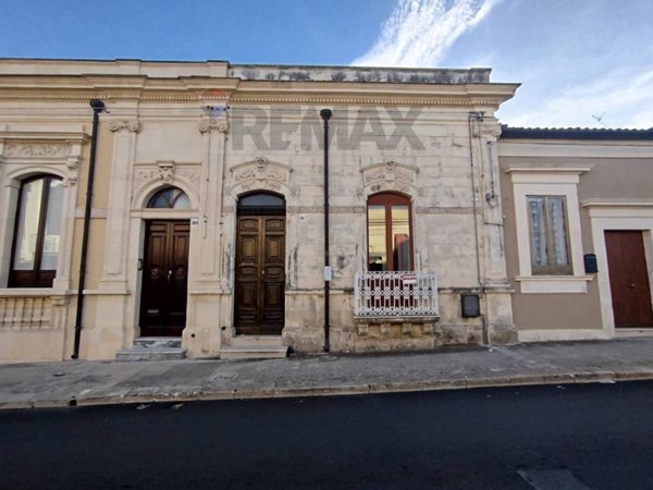 casa indipendente in vendita a Canicattini Bagni