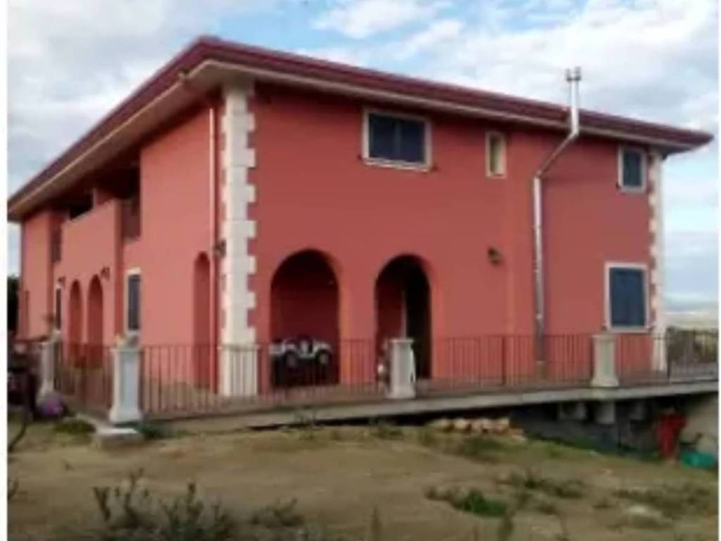 casa indipendente in vendita a Carlentini