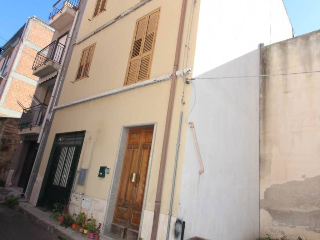 casa indipendente in vendita a Carlentini