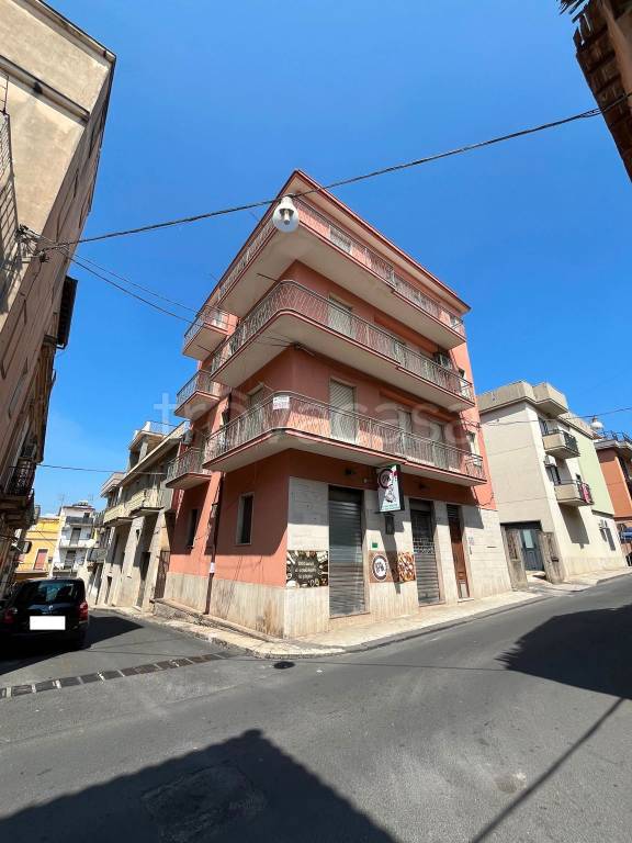 casa indipendente in vendita a Carlentini