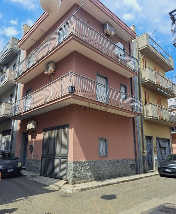 casa indipendente in vendita a Carlentini