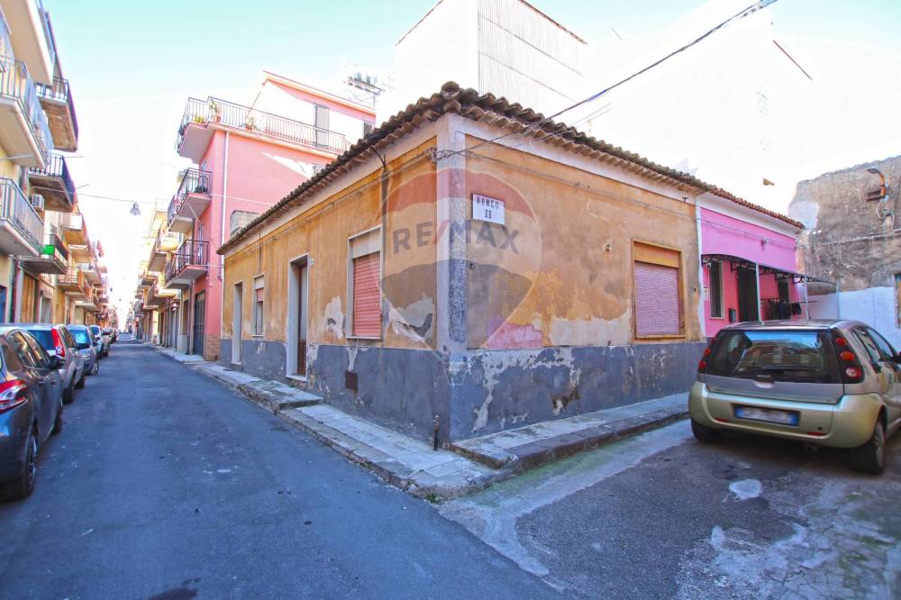 casa indipendente in vendita a Carlentini